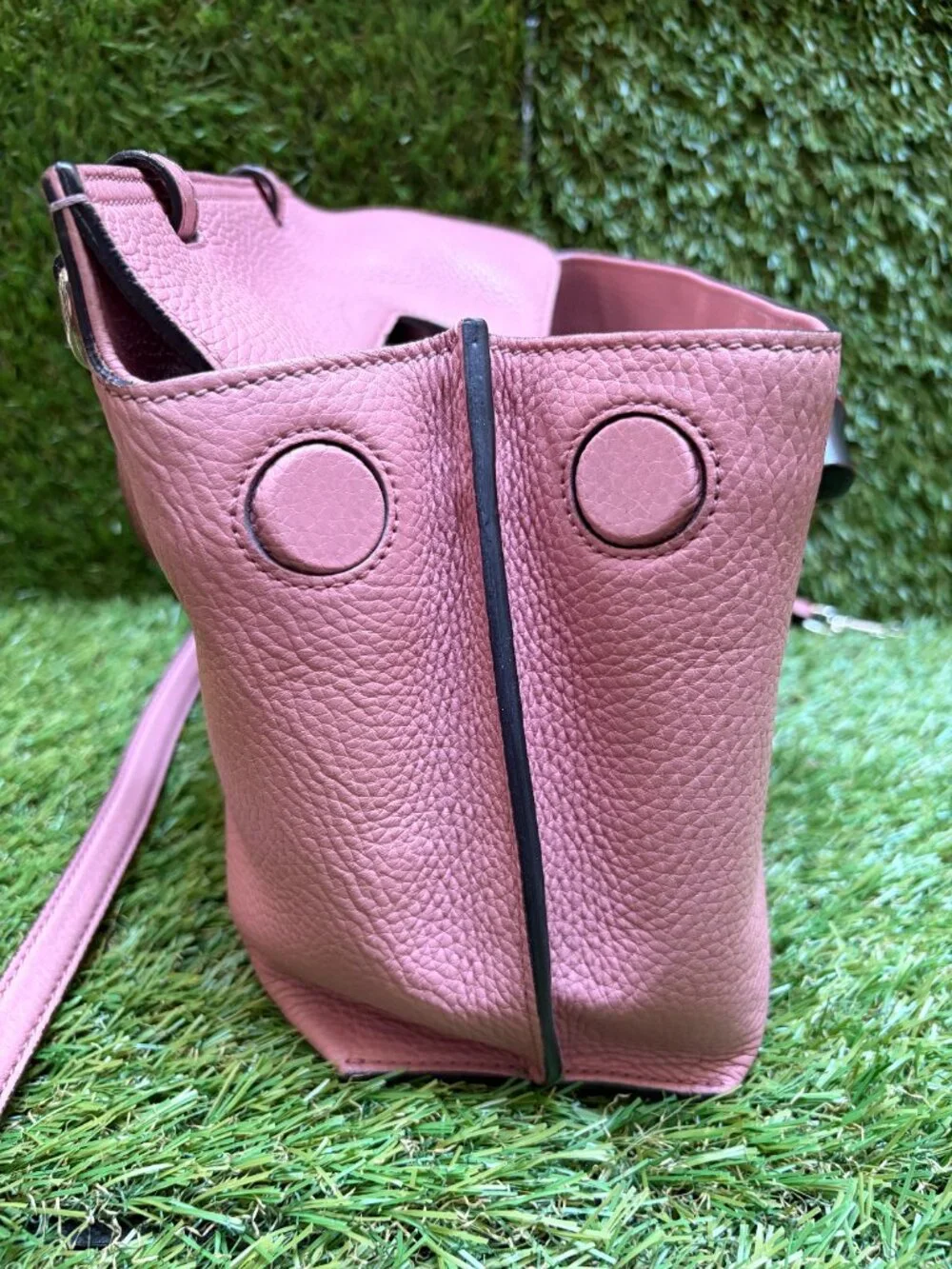 Gucci Small Leather Bamboo Daily Satchel in Pink